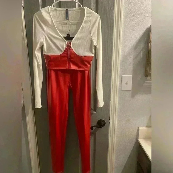 May Pink 2 piece set red & white zippered crop top with red elastic waist pants - Picture 1 of 12